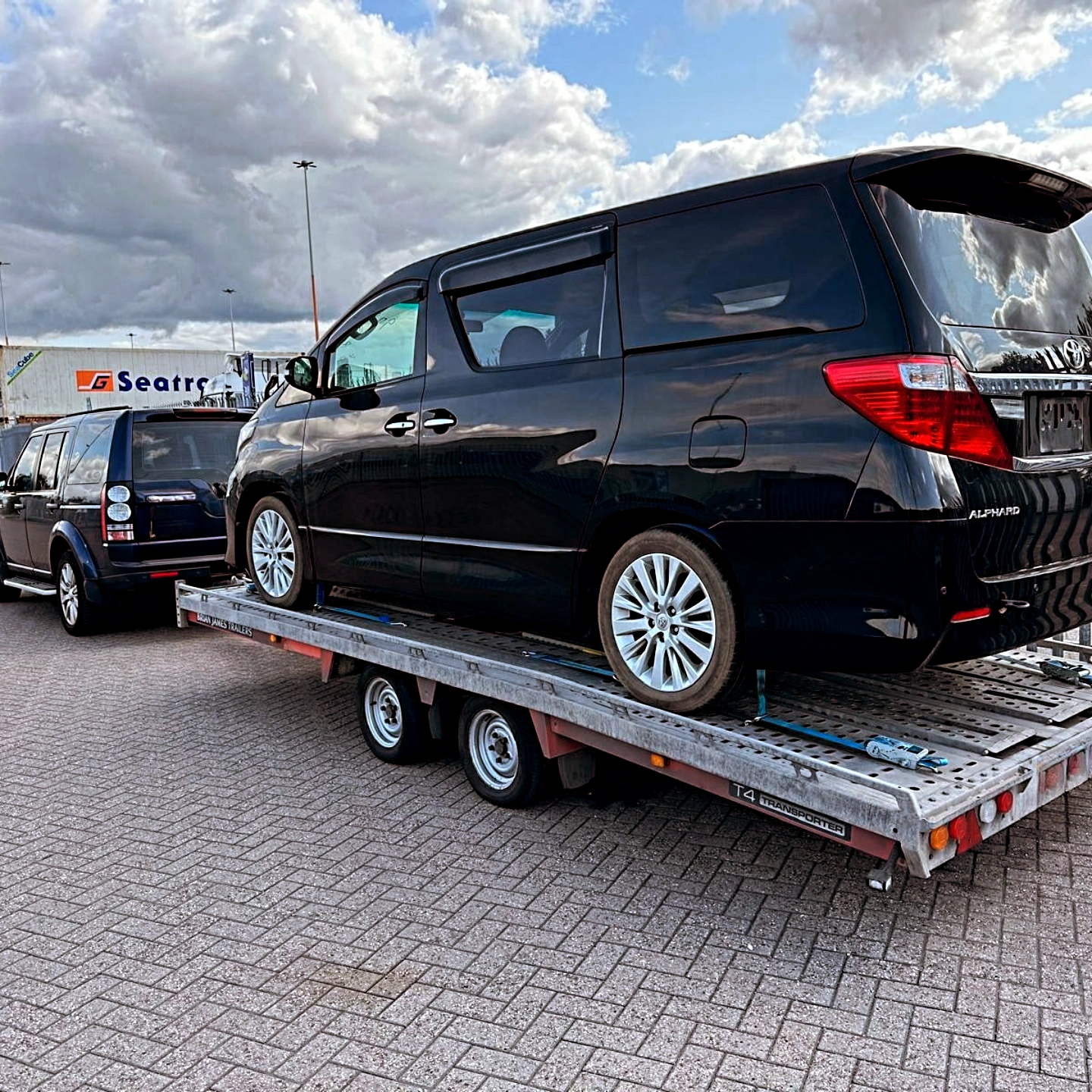 Toyota Alphard vehicle recovery service to Rochdale by AK Car Transport